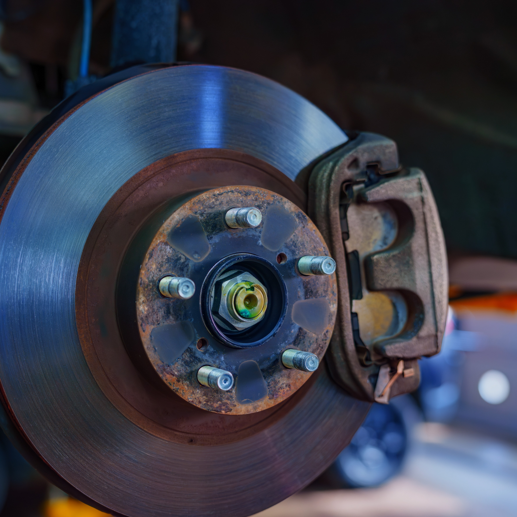 Roda tech replacing rear brake pad